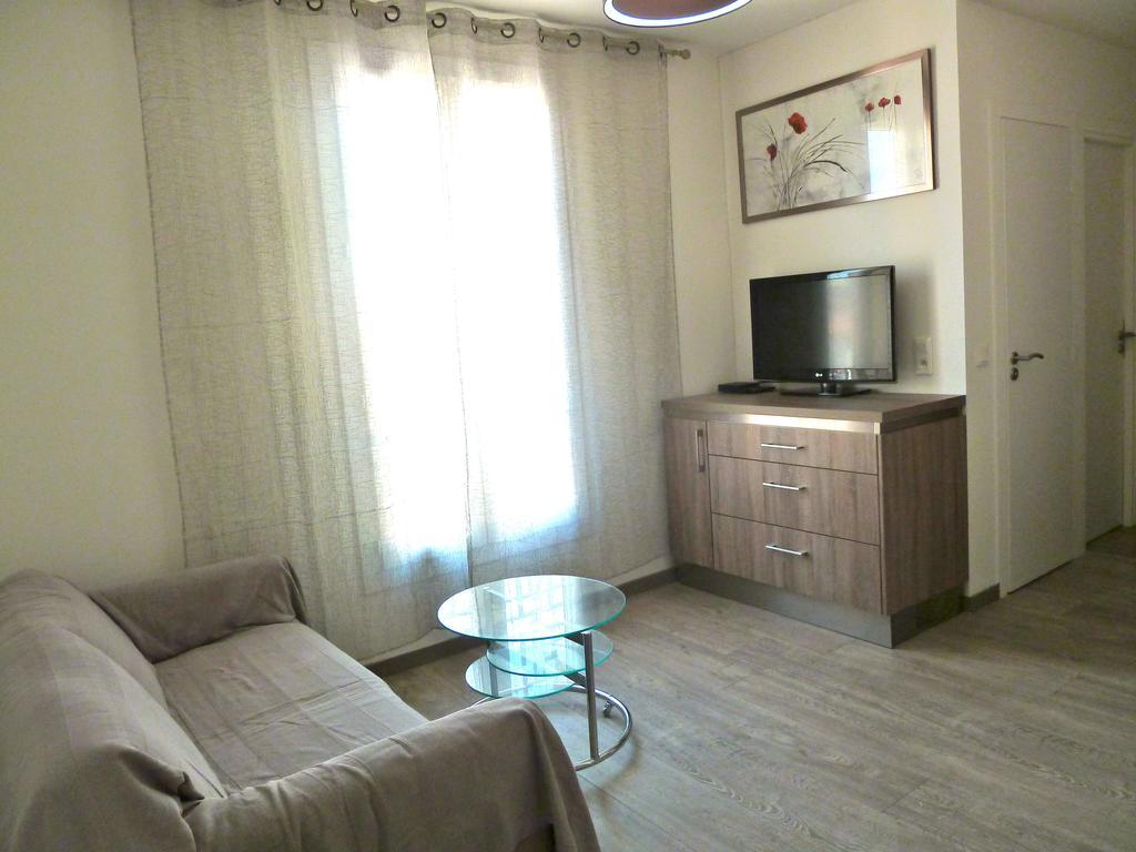 New 1 Bedroom Apt Place Garibaldi Nisa Cameră foto